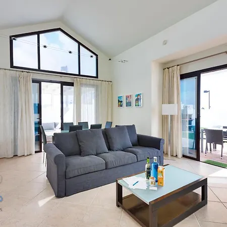 El Golfo * بلايا بلانكا