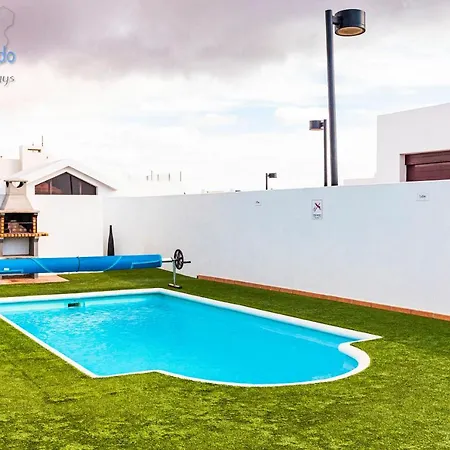 El Golfo Villa